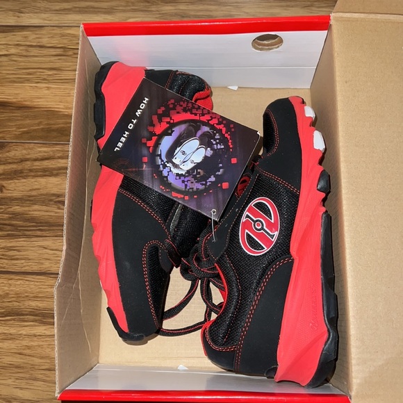 Heelys-Juke Red, white and black modified rolling option tennis shoe-Youth 3 NWT - Picture 13 of 15